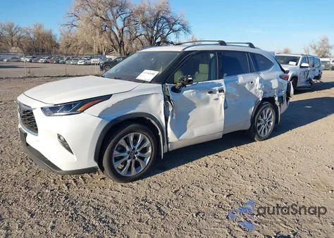 2021 Toyota Highlander Limited z USA, uszkodzony, nr VIN 5TDDZRBH5MS133869
